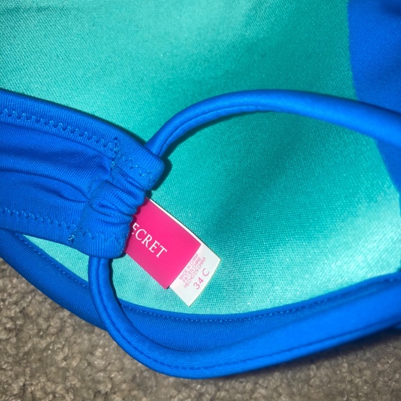 FLASH SALE 🌲 NWOT Victoria Secret Blue 34C Padded push-up bikini top 👙 - Picture 2 of 3